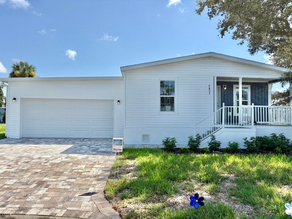 5821 Chelsea Circle