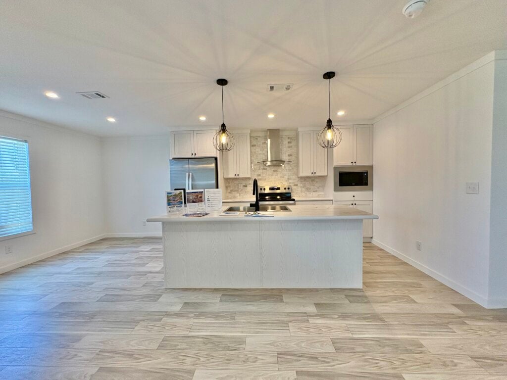 5821 Chelsea Circle