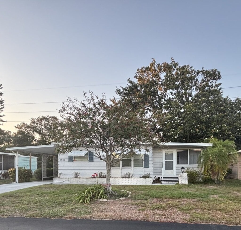 5833 Camelot Drive N