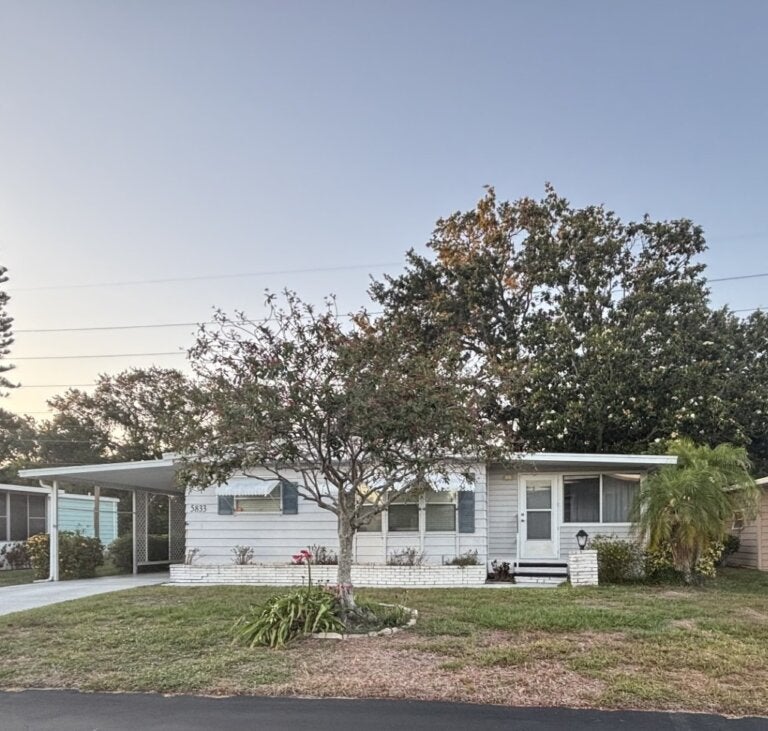 5833 Camelot Drive N
