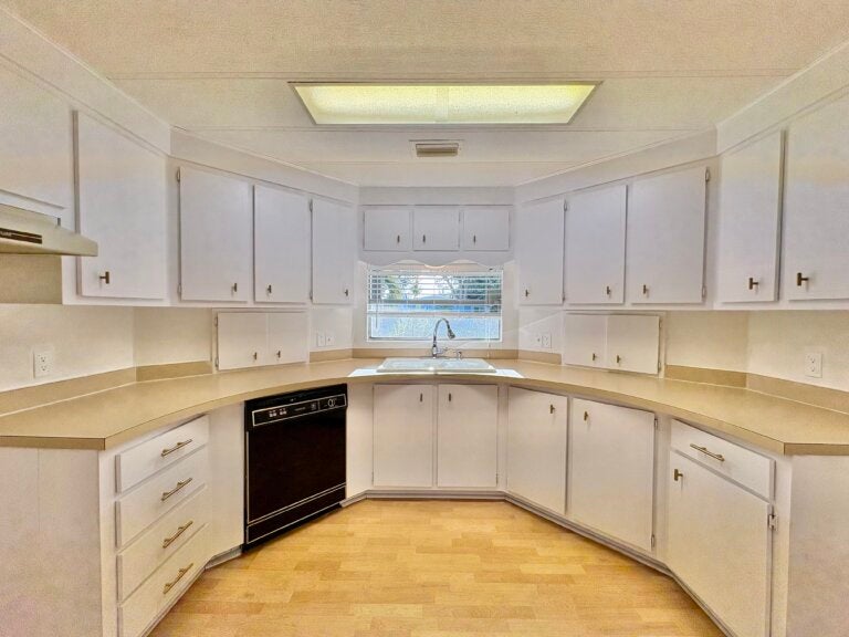 5879 Waterbury Circle