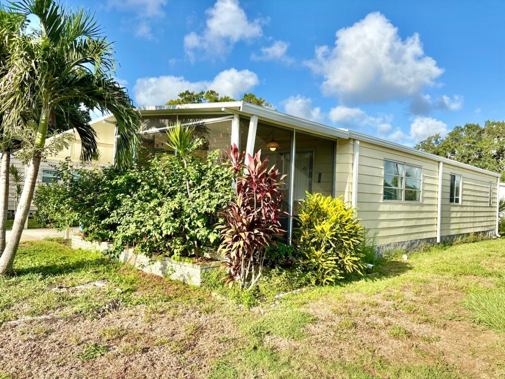 5879 Waterbury Circle