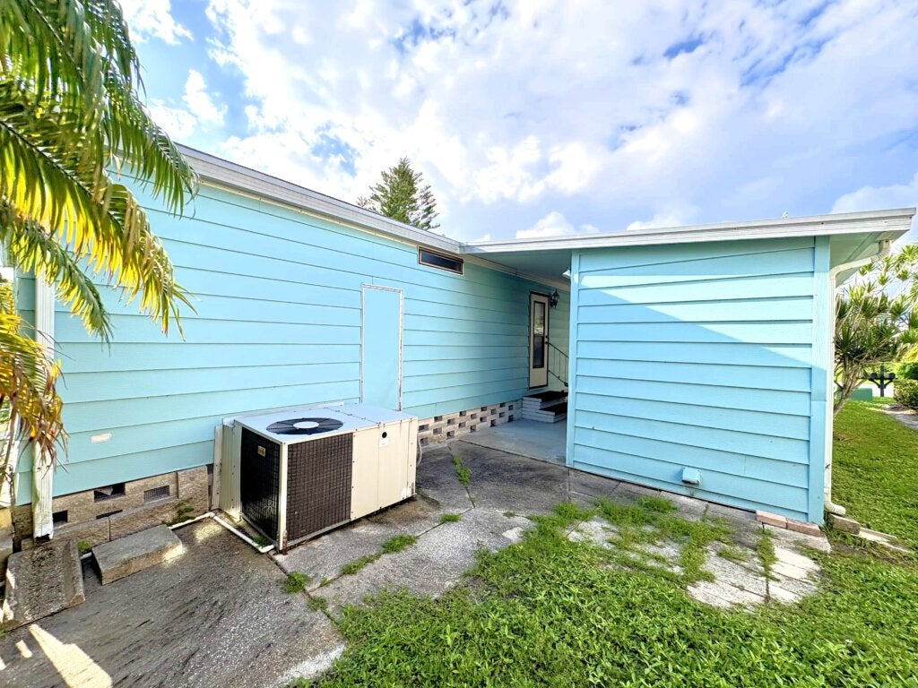 5965 Essex Lane
