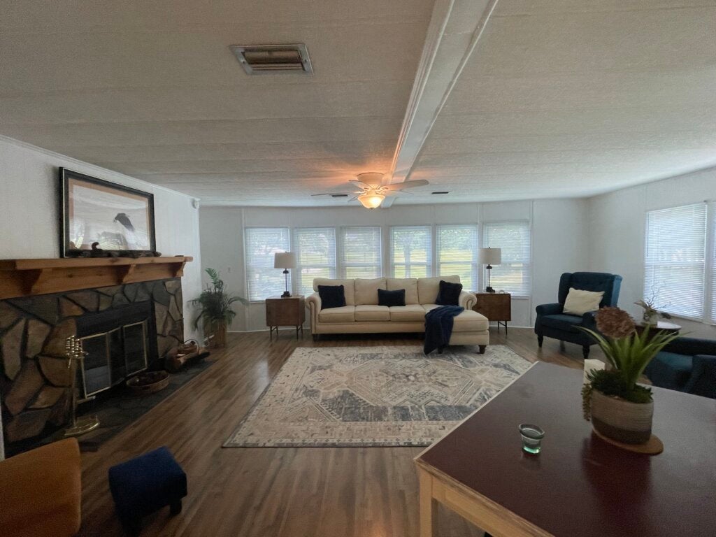 6029 Torrey Pines Dr