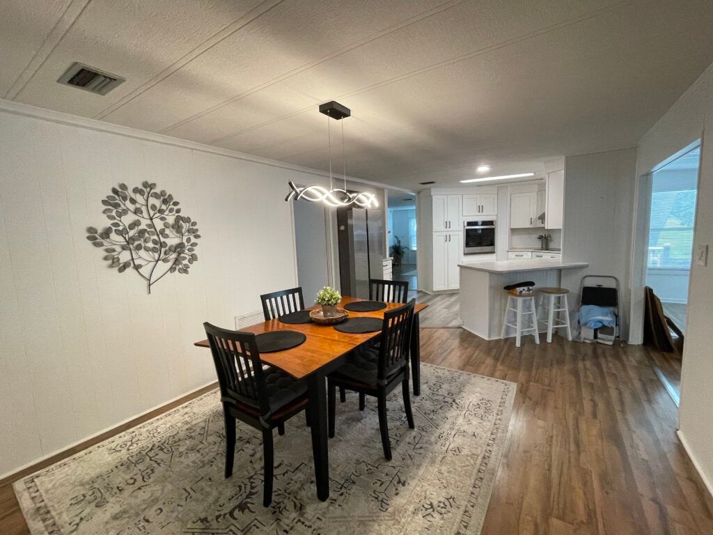6029 Torrey Pines Dr