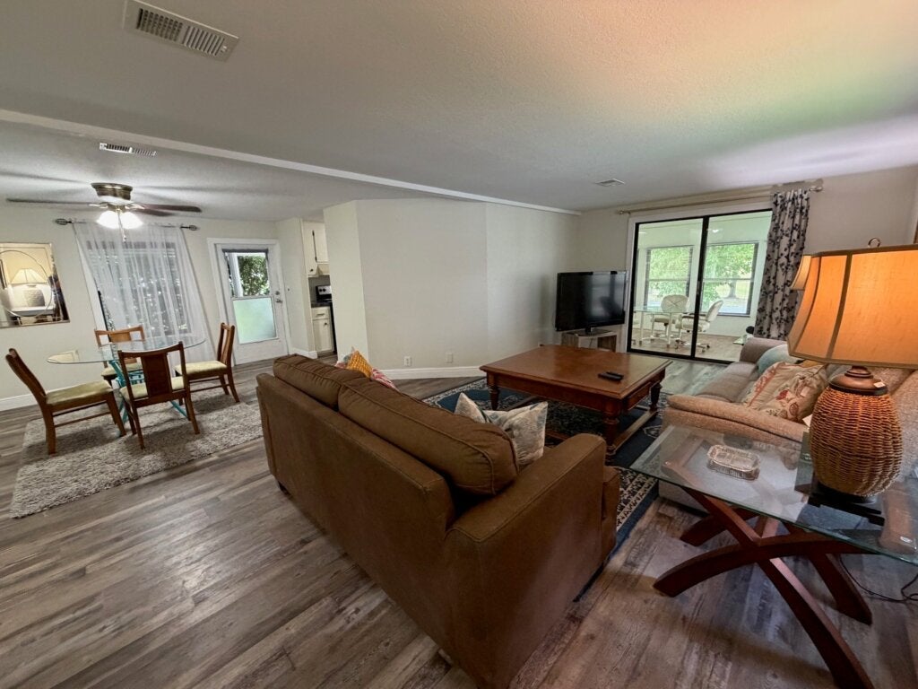 6080 La Costa Dr