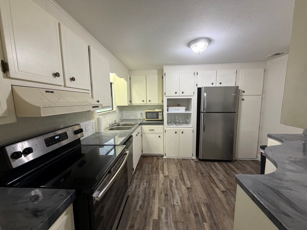 6080 La Costa Dr