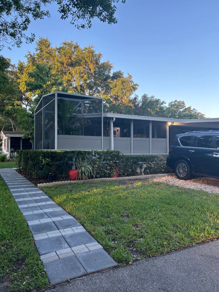 620 Hyde Park Circle W