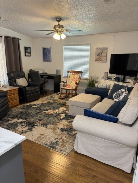 630 Queensbury Loop