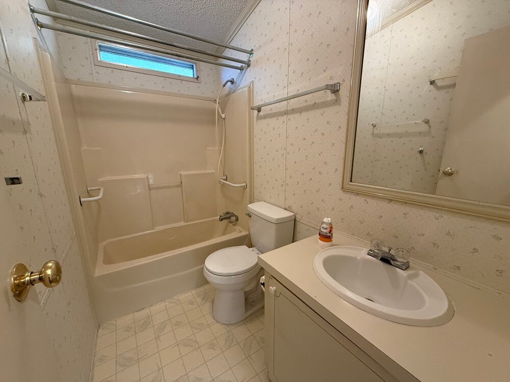 6411 Rolling Greens Dr