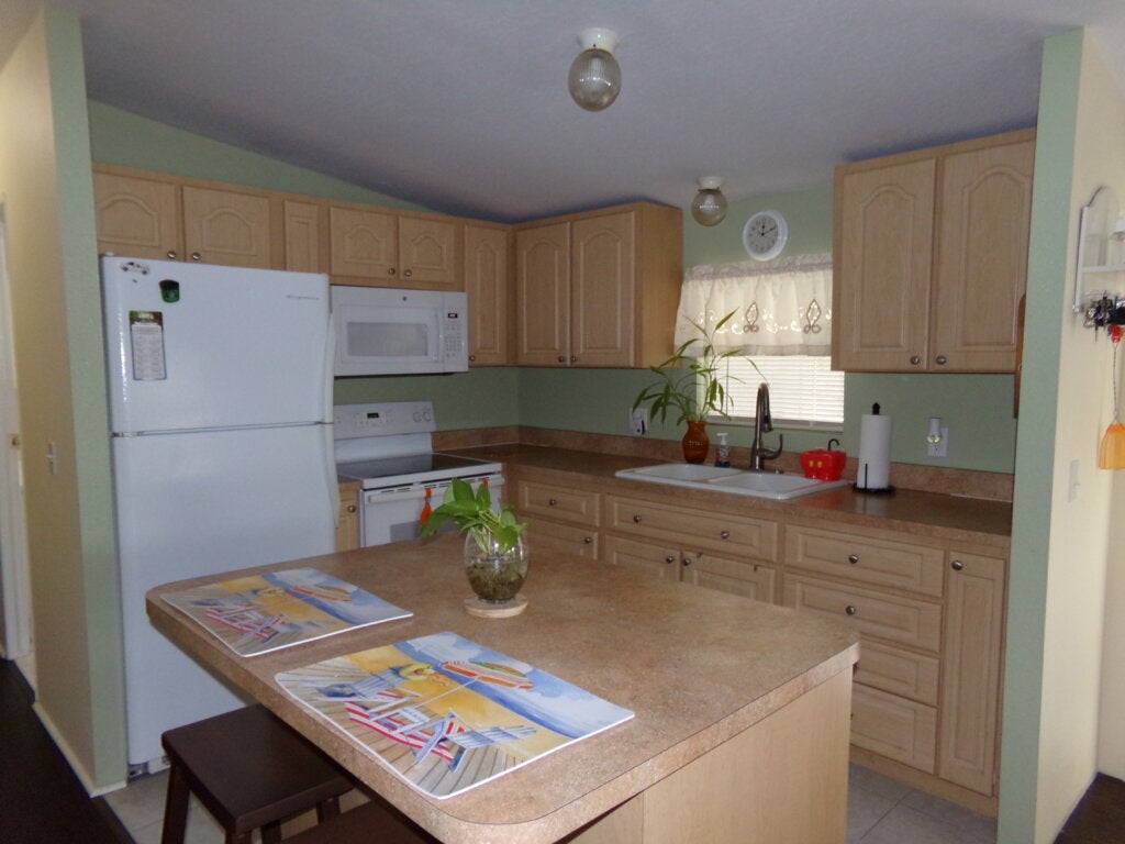 7031 Harbor View Drive