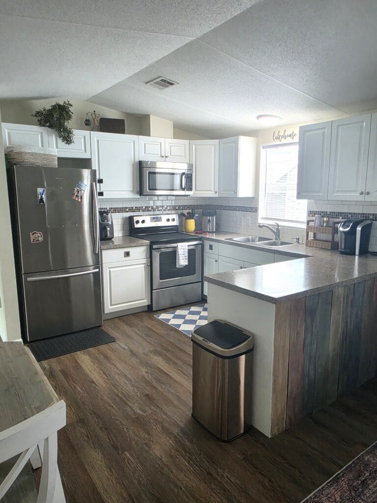 7035 Harbor View Drive