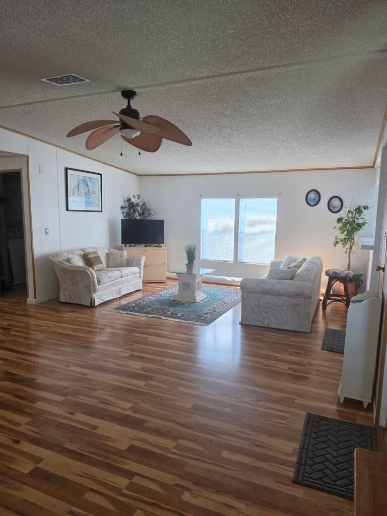 7036 Harbor View Drive