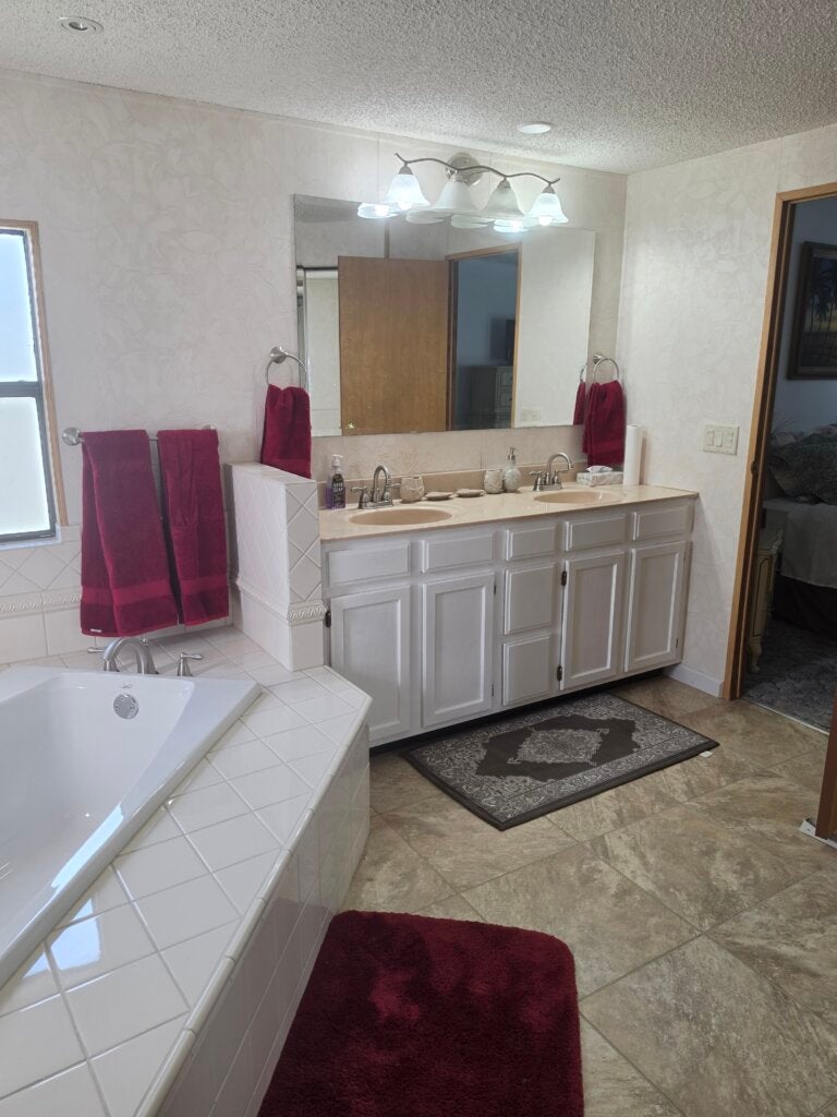 7036 Harbor View Drive