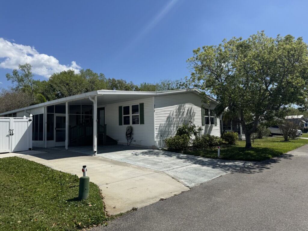 710 Queensbury Loop