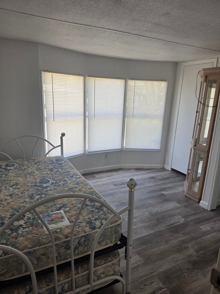 7233 Harbor View Drive