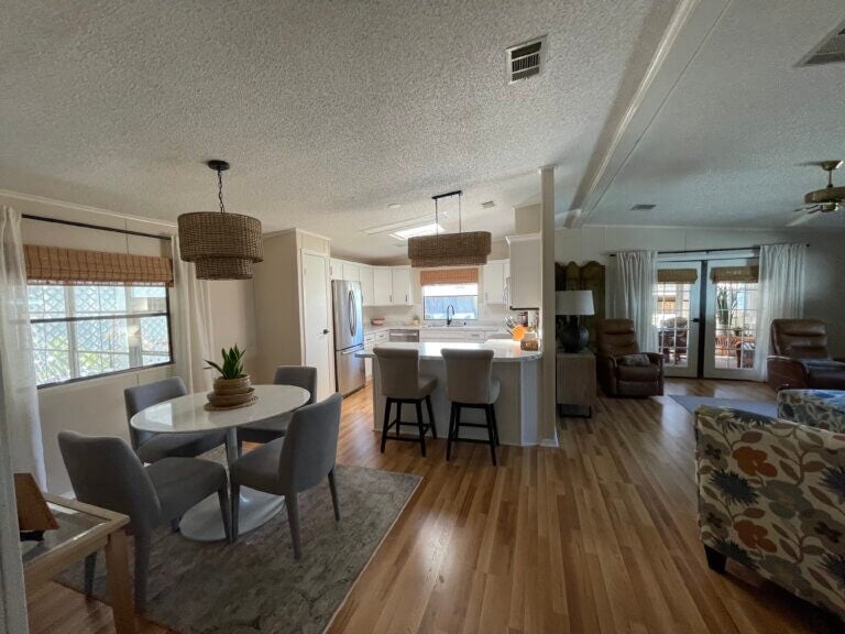 7245 Harbor View Drive