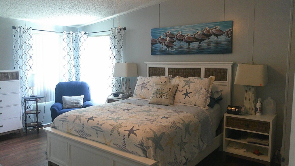 7401 Harbor View Drive