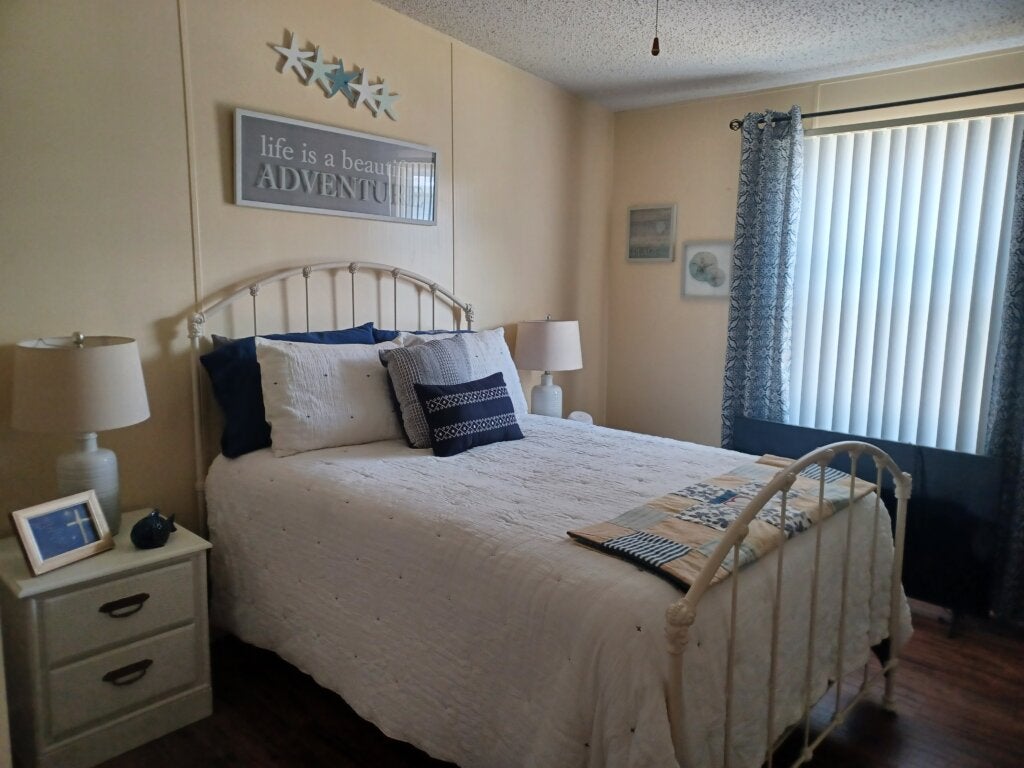 7401 Harbor View Drive