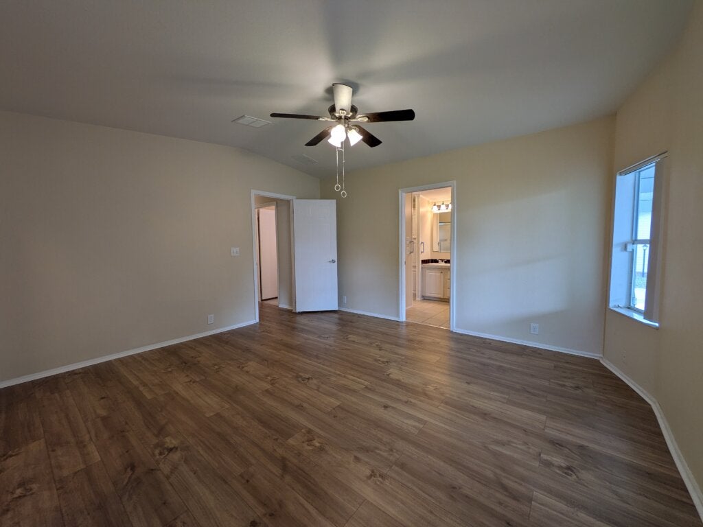 807 Choo Choo Ln