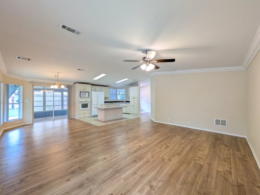 807 Choo Choo Ln