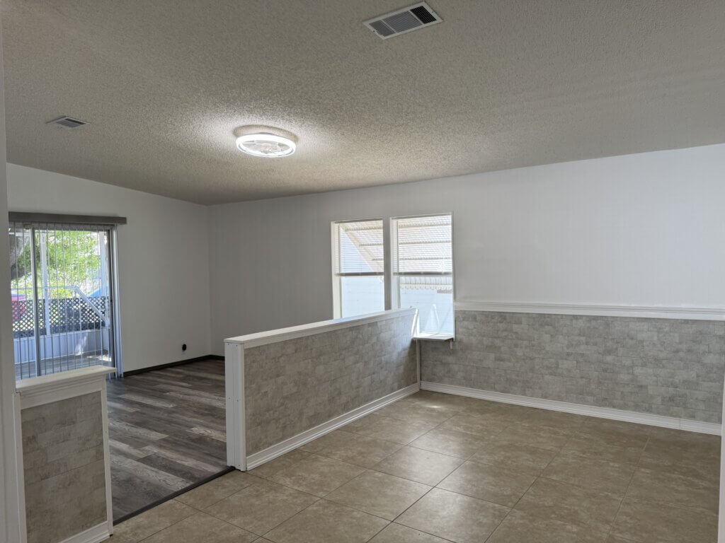 856 Royal View Circle