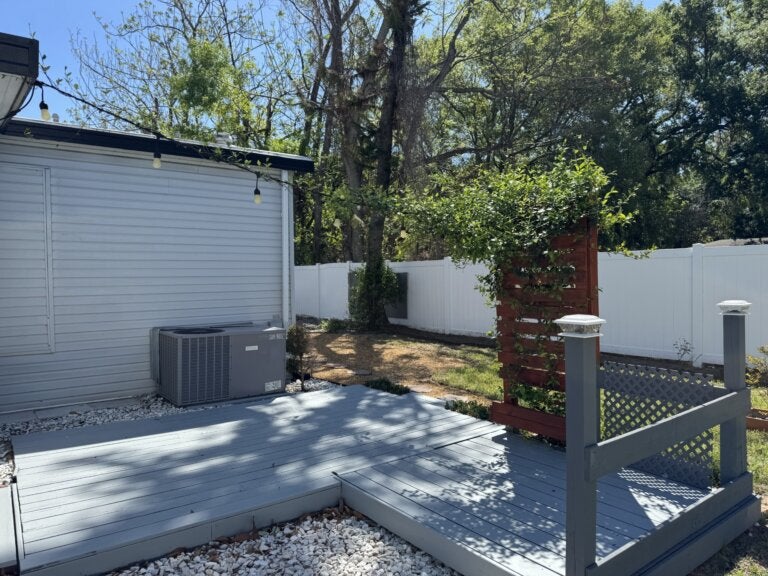 856 Royal View Circle