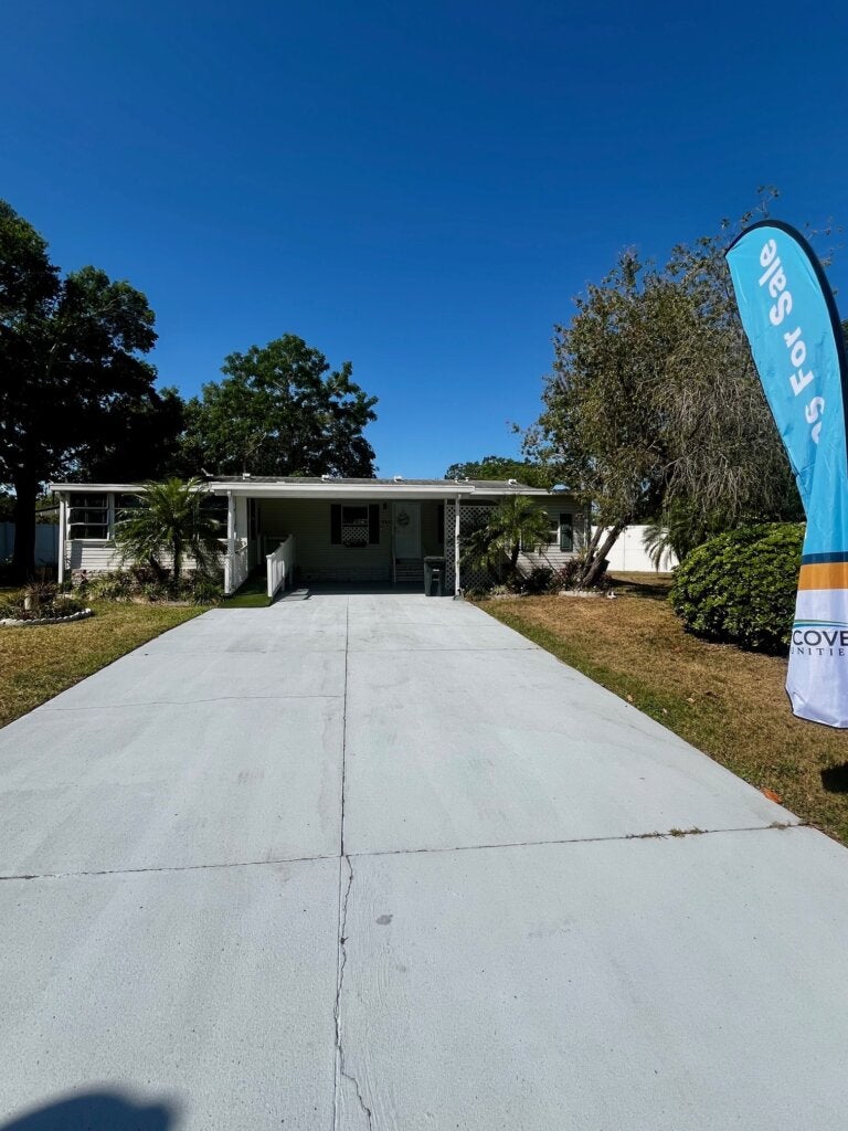 904 Royal View Circle