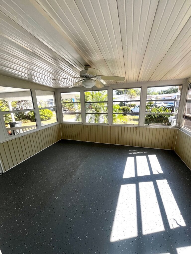 904 Royal View Circle