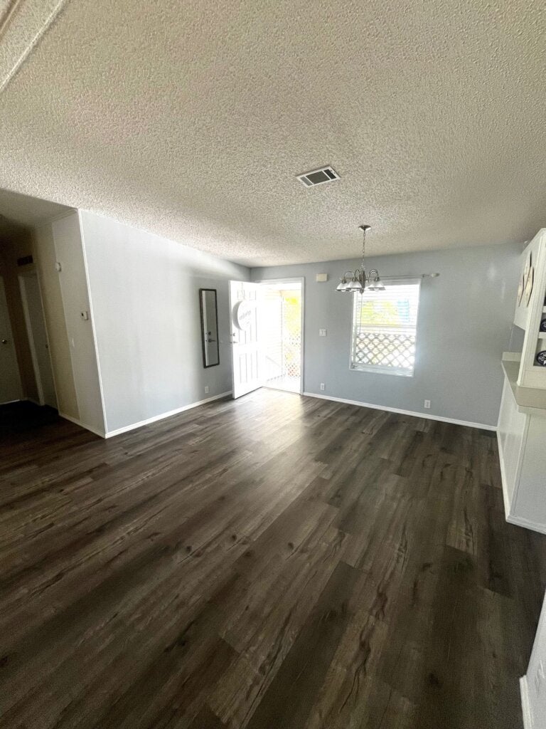 904 Royal View Circle