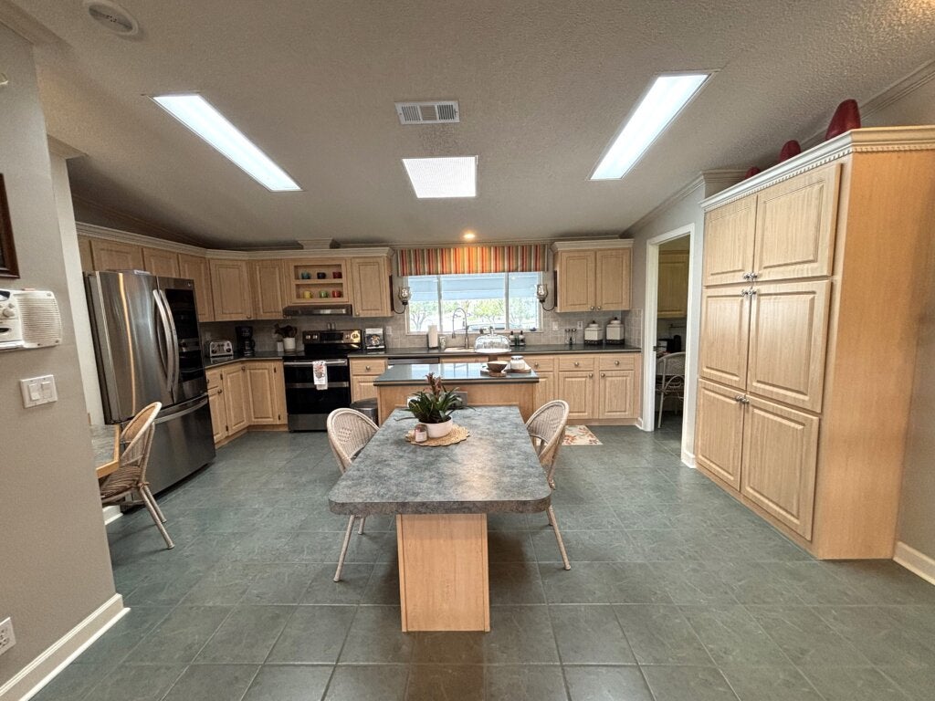 9208 Spatterdock Court