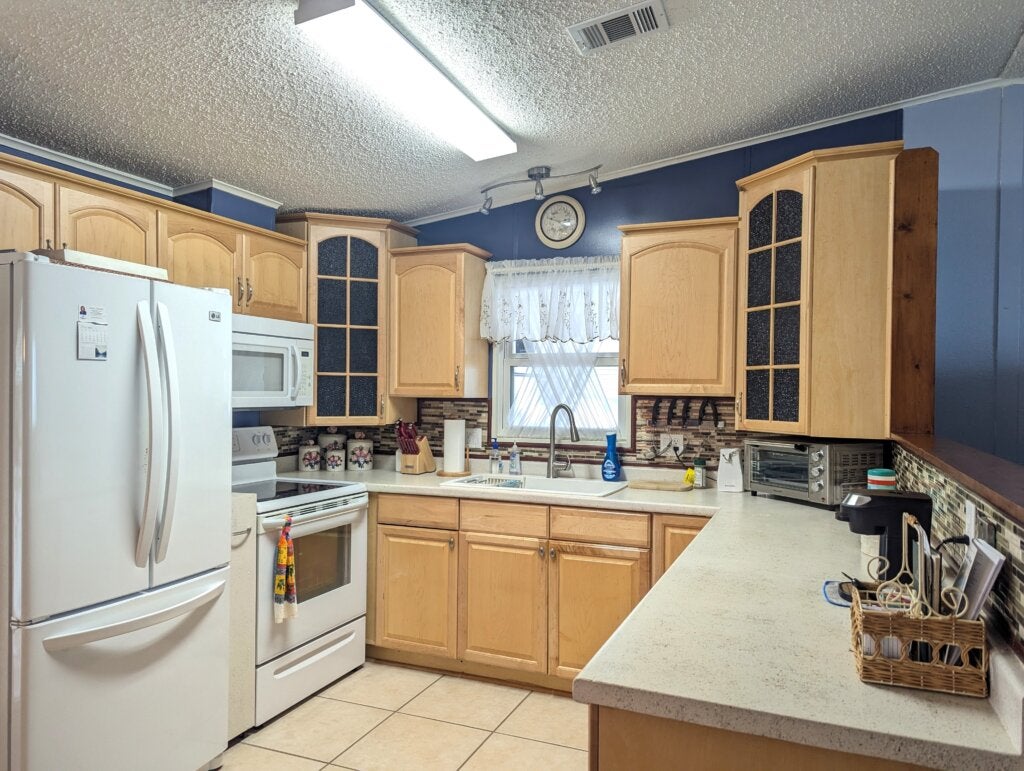 9493 Big Apple Lane