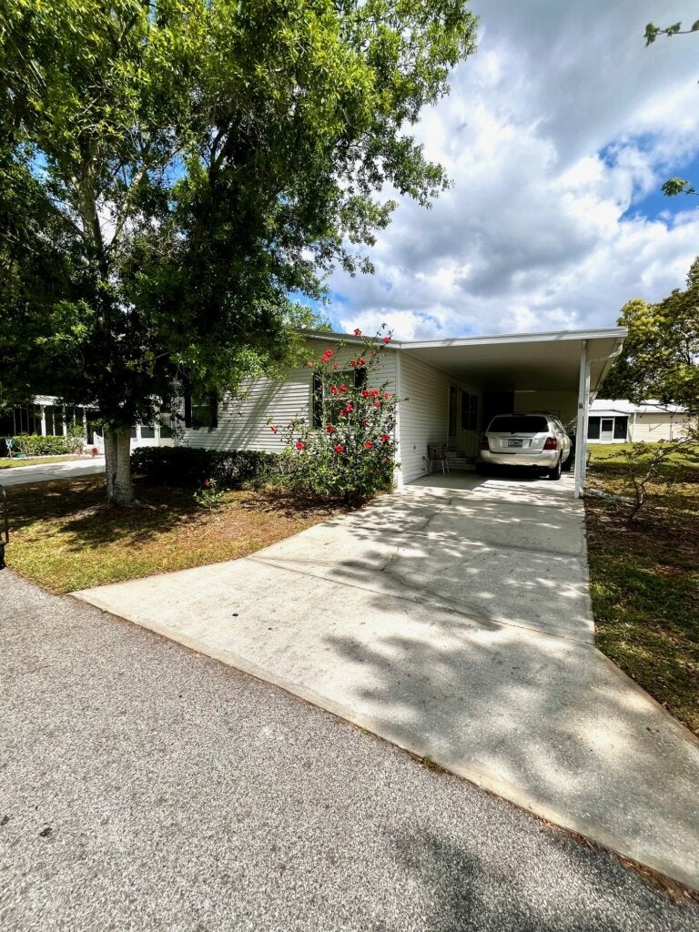 950 Hyde Park Circle