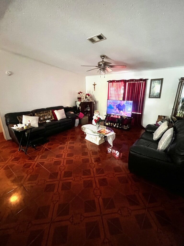 950 Hyde Park Circle