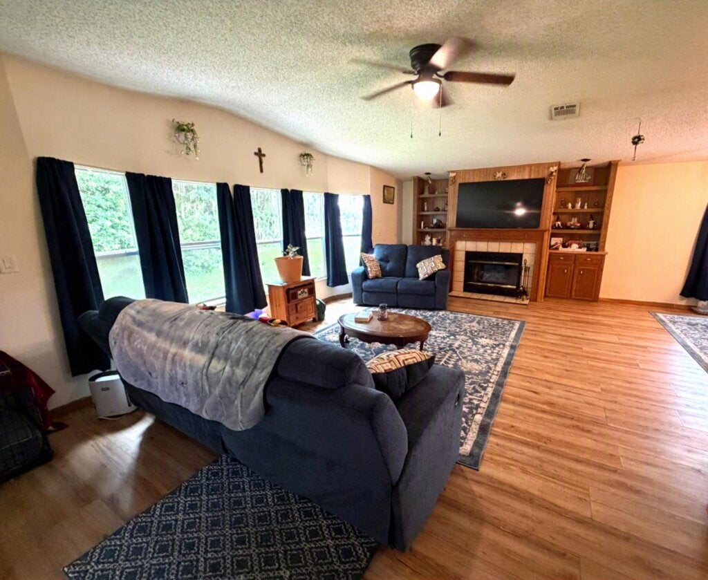 9525 Cypress Tree Ln