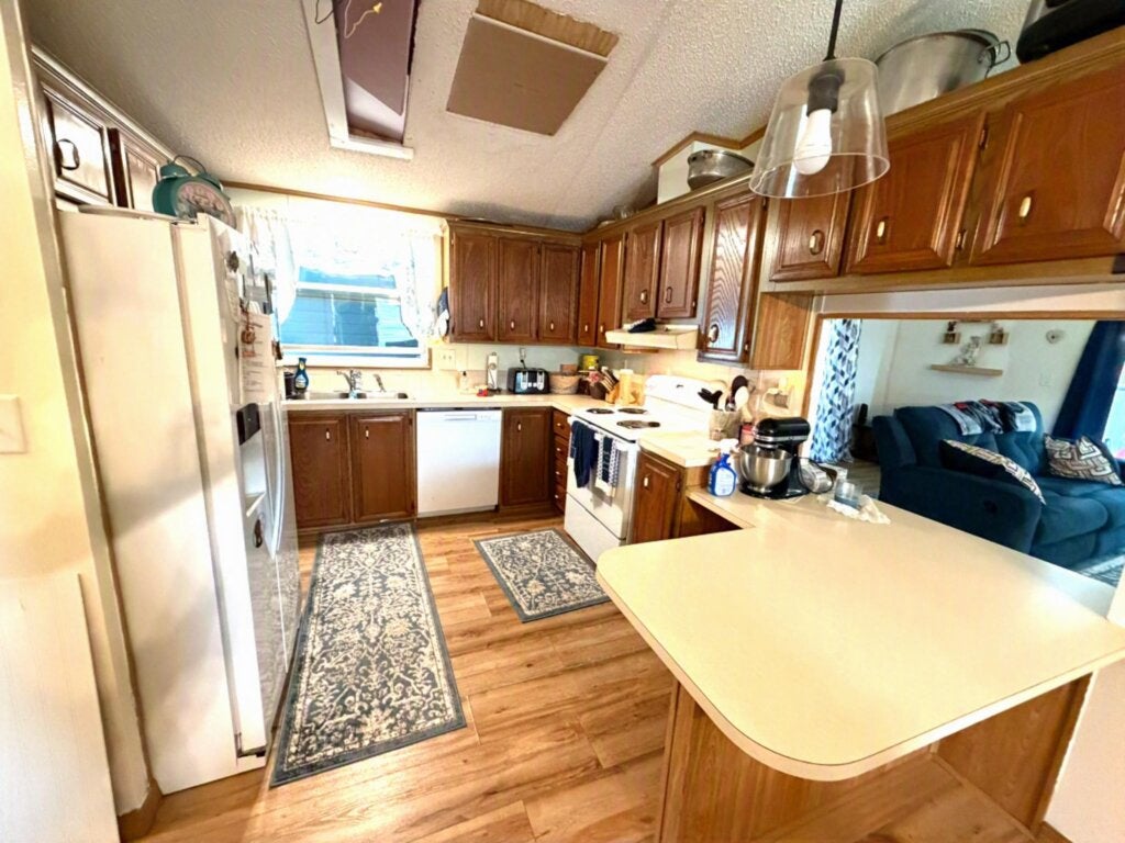 9525 Cypress Tree Ln