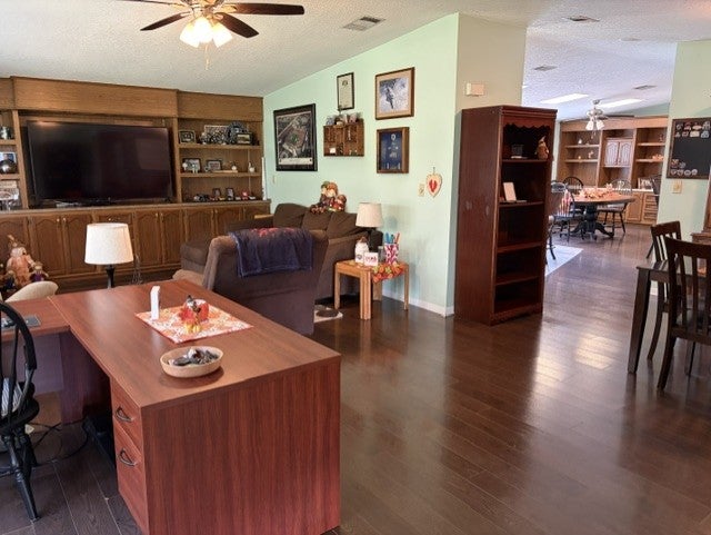 9537 Cypress Tree Ln