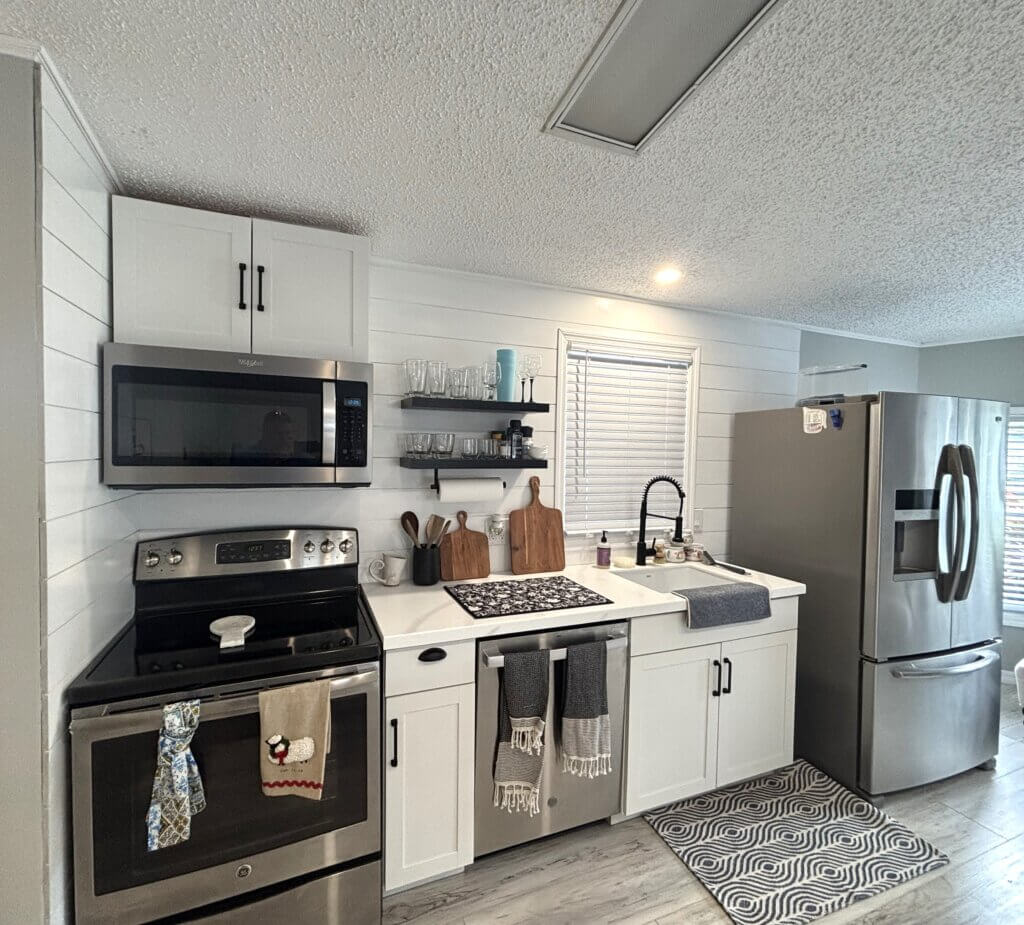 9546 Cypress Lakes Dr