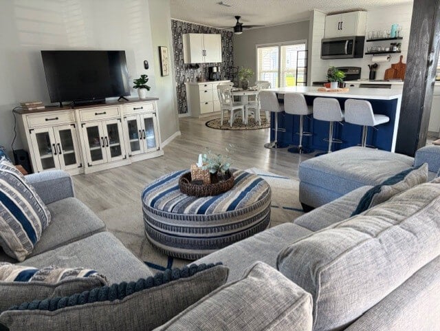 9546 Cypress Lakes Dr