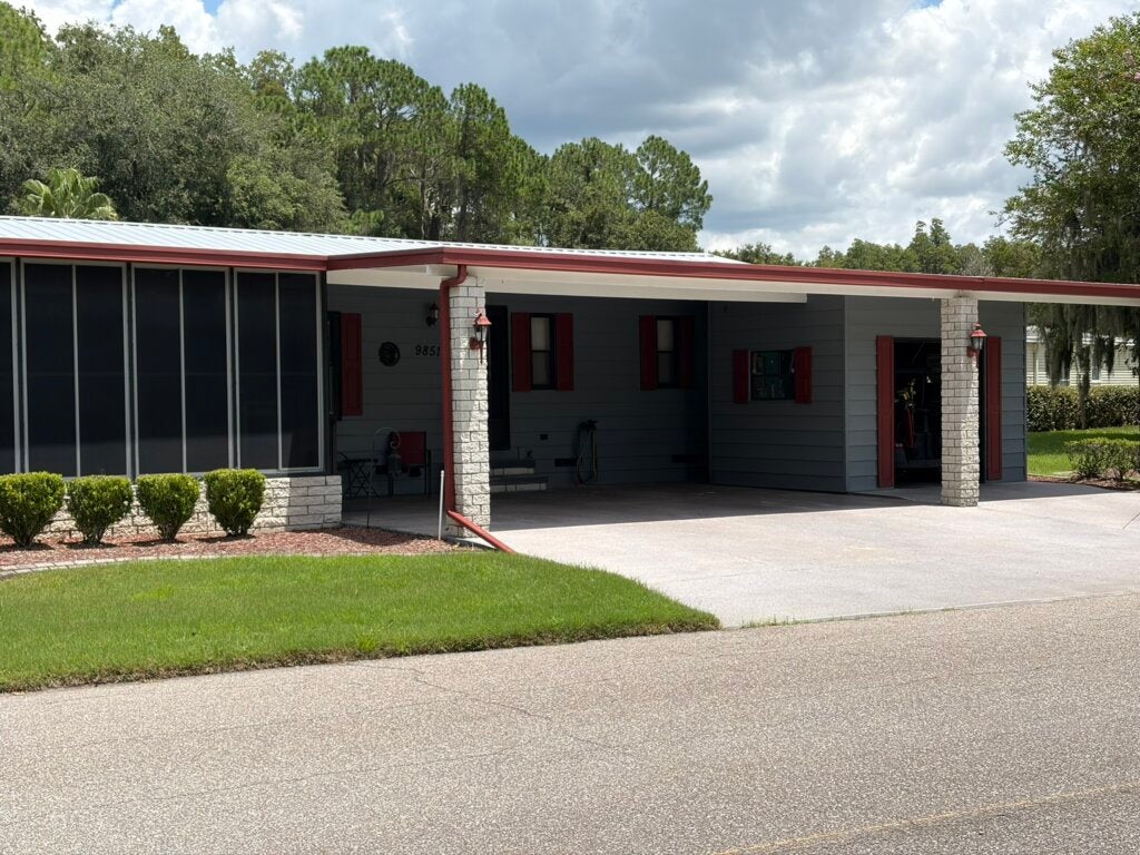 9851 Cypress Lakes Dr
