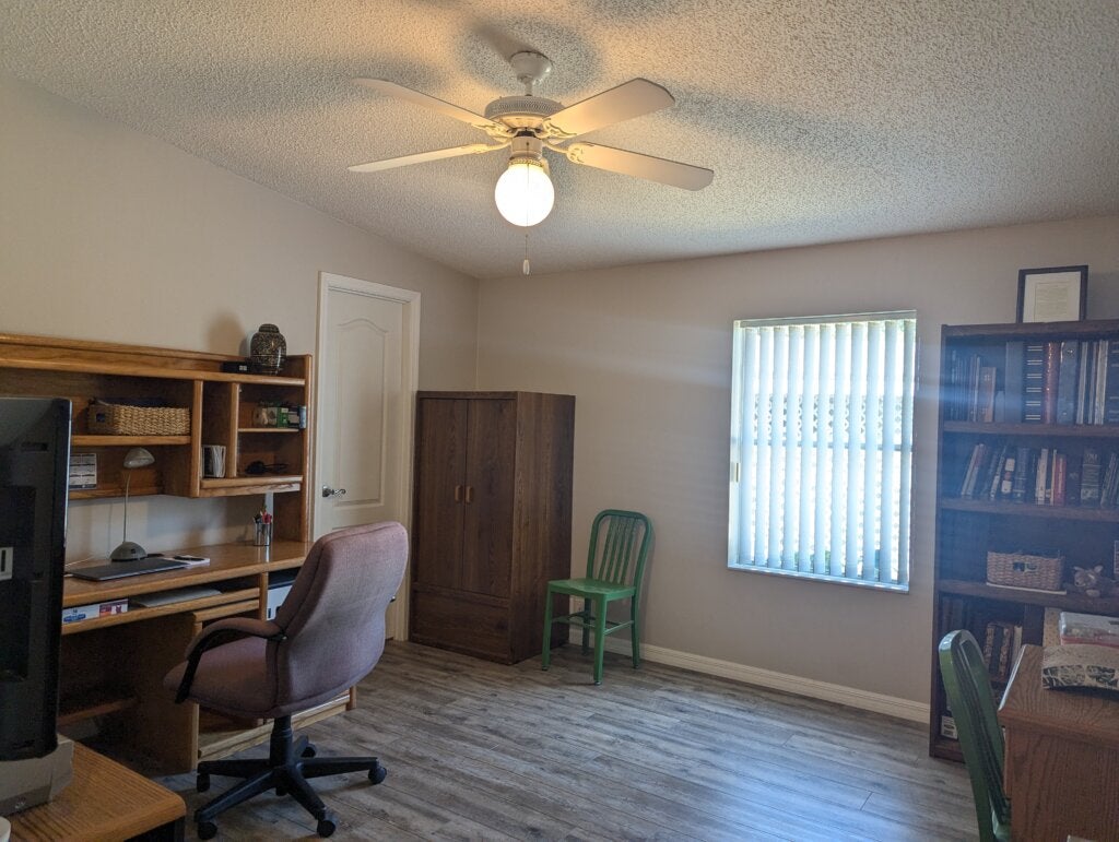 9852 Grackle Loop