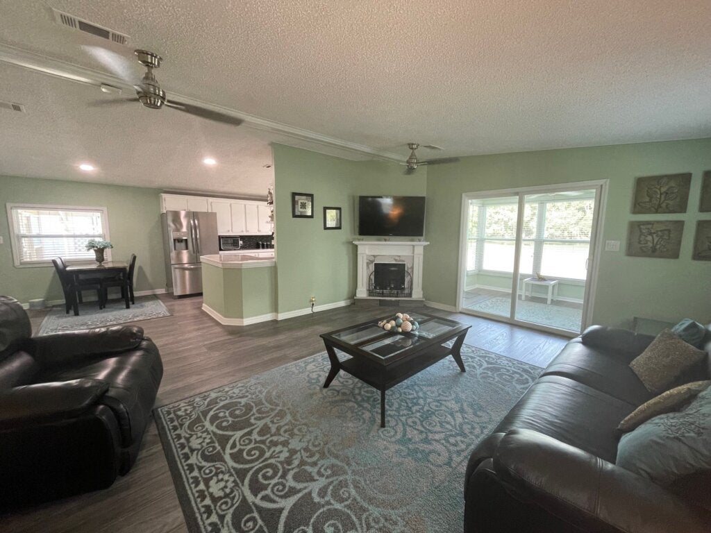 9863 Cypress Lakes Dr