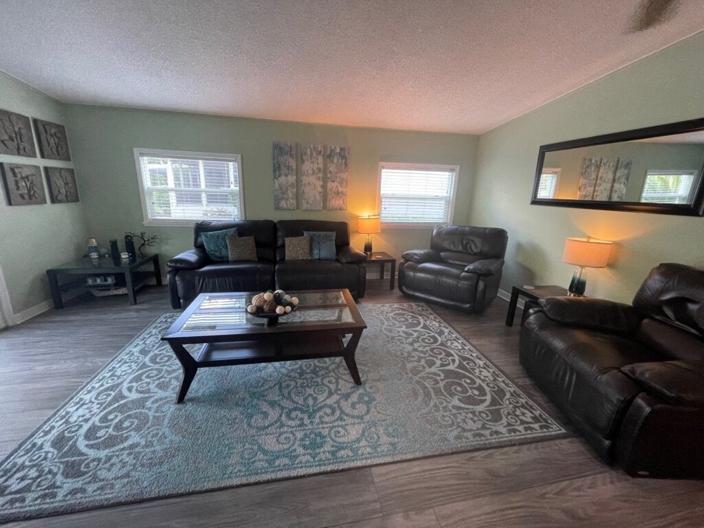 9863 Cypress Lakes Dr