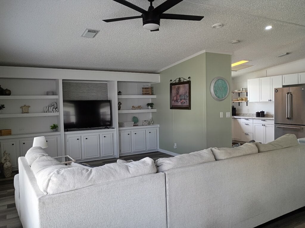 9927 Cypress Lakes Dr