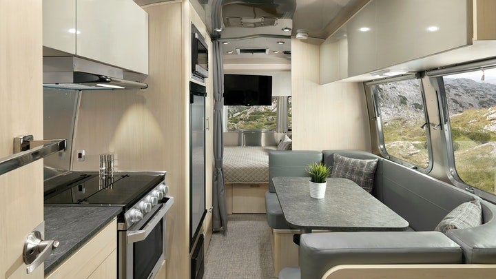 Airstream Caravel 27FB