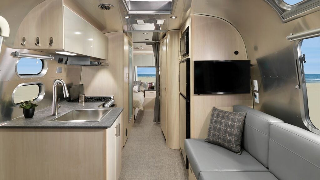 Airstream Flying Cloud 27FB