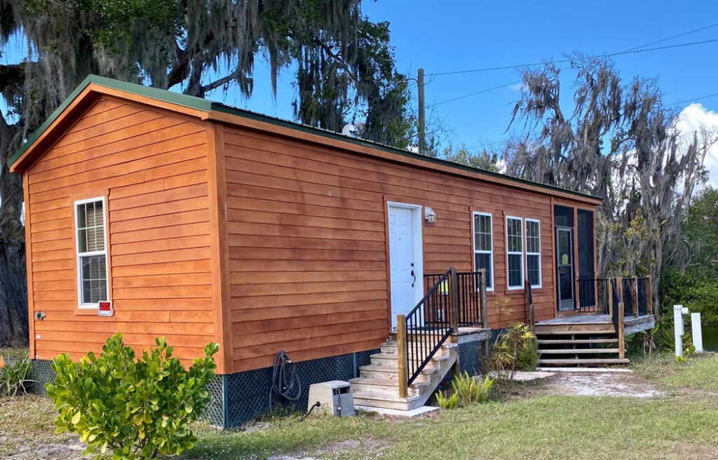 Cabin Rental at Oak Harbor RV Park in Florida